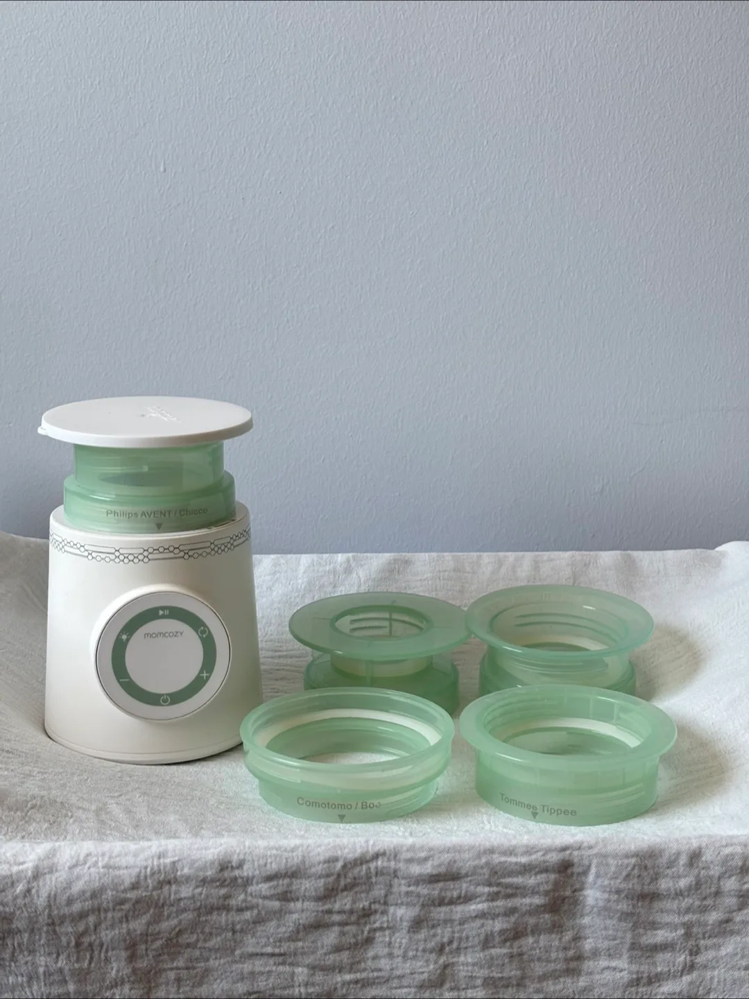 Momcozy Portable Bottle Warmer MW03 thumbnail