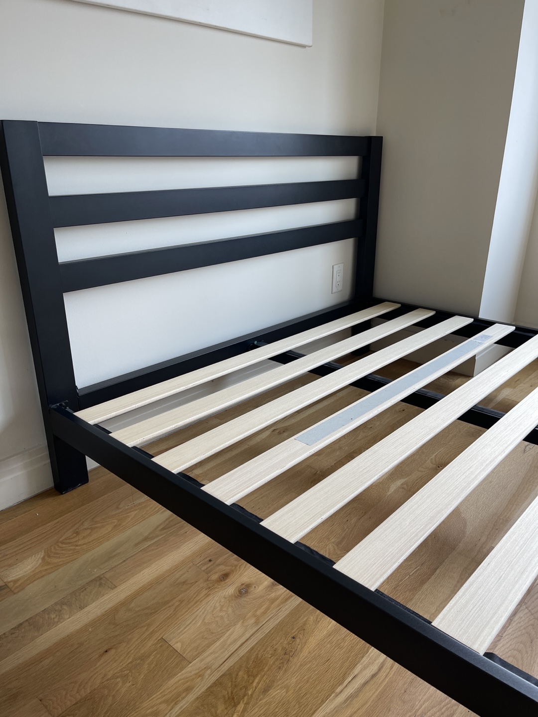 Queen Size Black Metal Bed Frame - photo 3