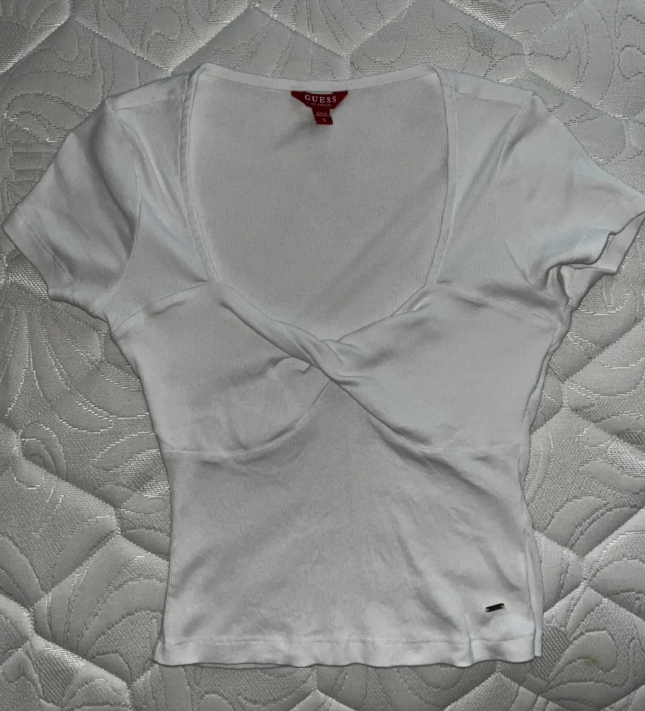 Guess White Twist-Front Top - Size Small thumbnail