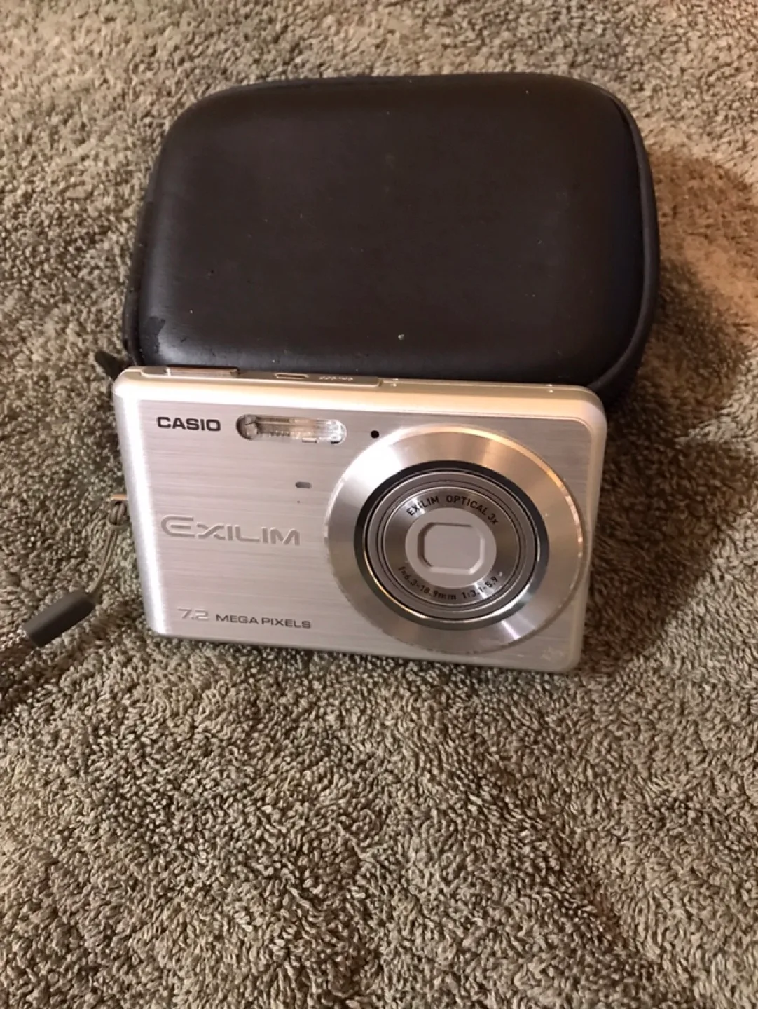 Casio Exilim 7.2 Megapixels Digital Camera thumbnail