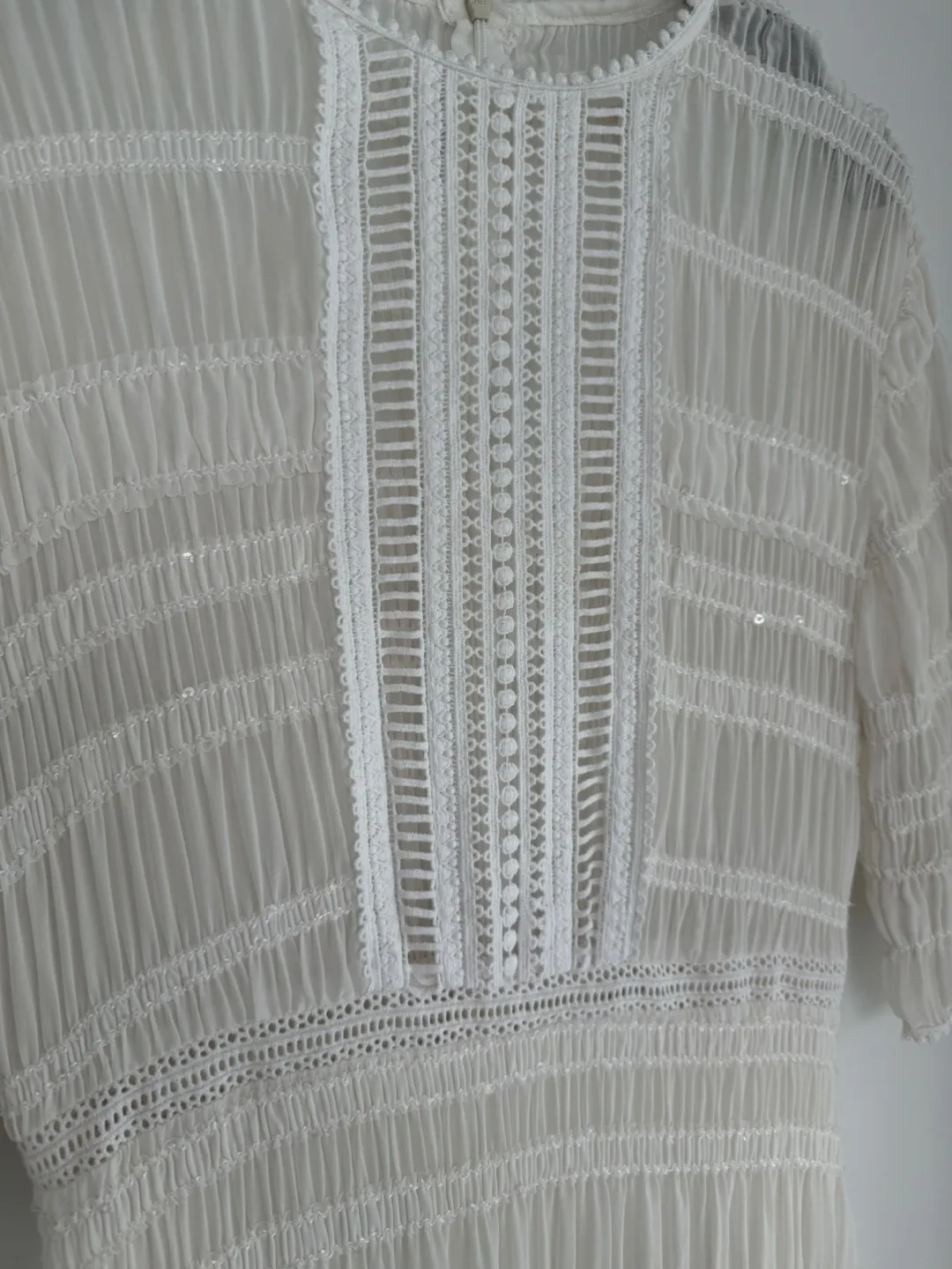 White long Dress image indicator(2)