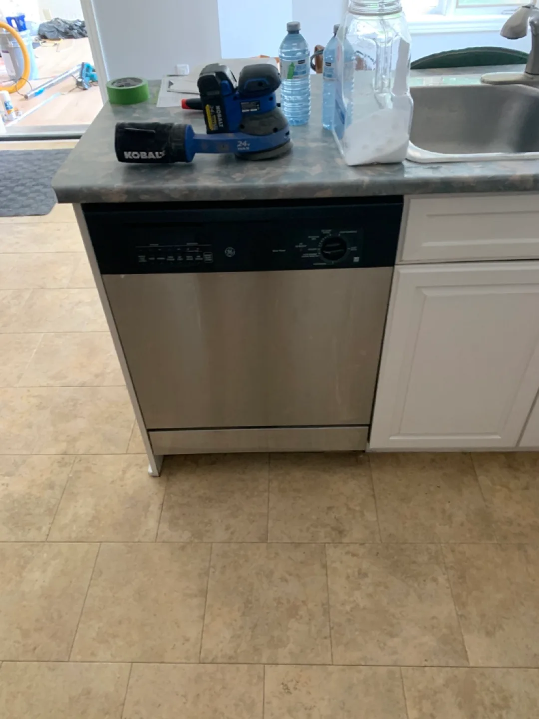 Frigidaire Fridge, Kenmore Stove, GE Dishwasher image indicator(10)