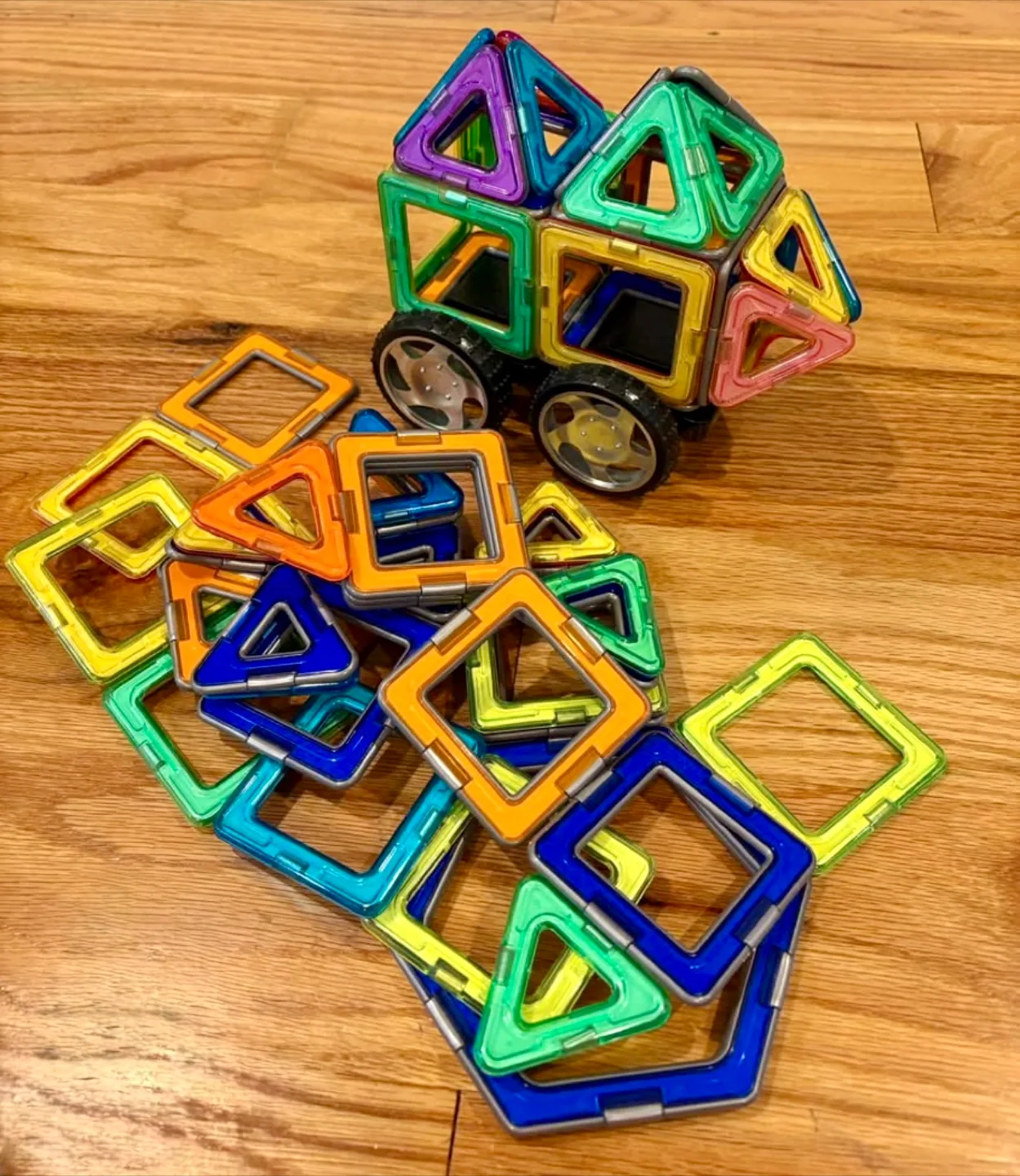 Assorted Magnetic Tiles thumbnail