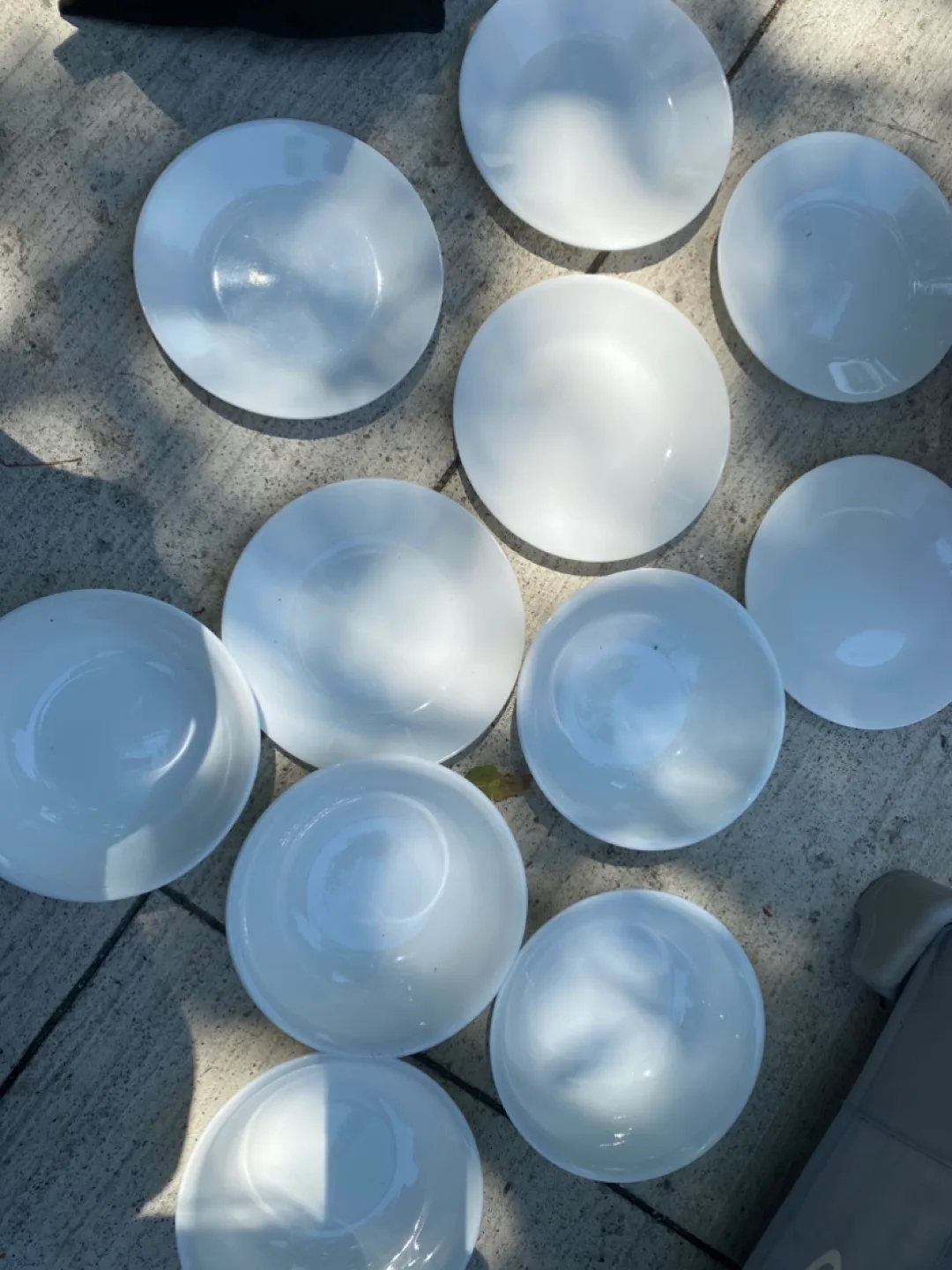 Corelle(11pieces) dessert Plates and Bowls thumbnail