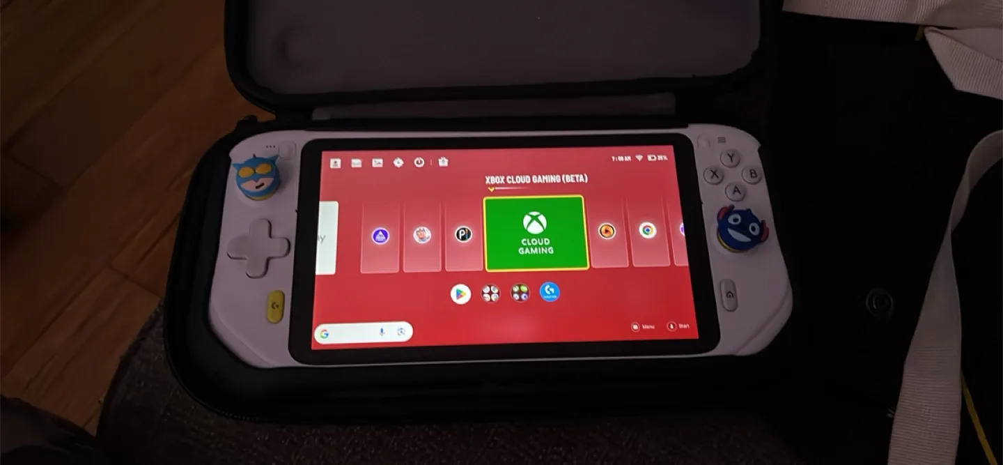 Logitech G Cloud Gaming Handheld Console thumbnail