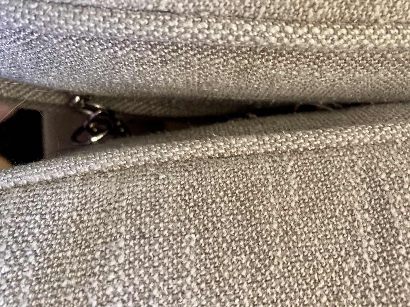 Pottery Barn Pierce Sofa - Great Condition - photo 5
