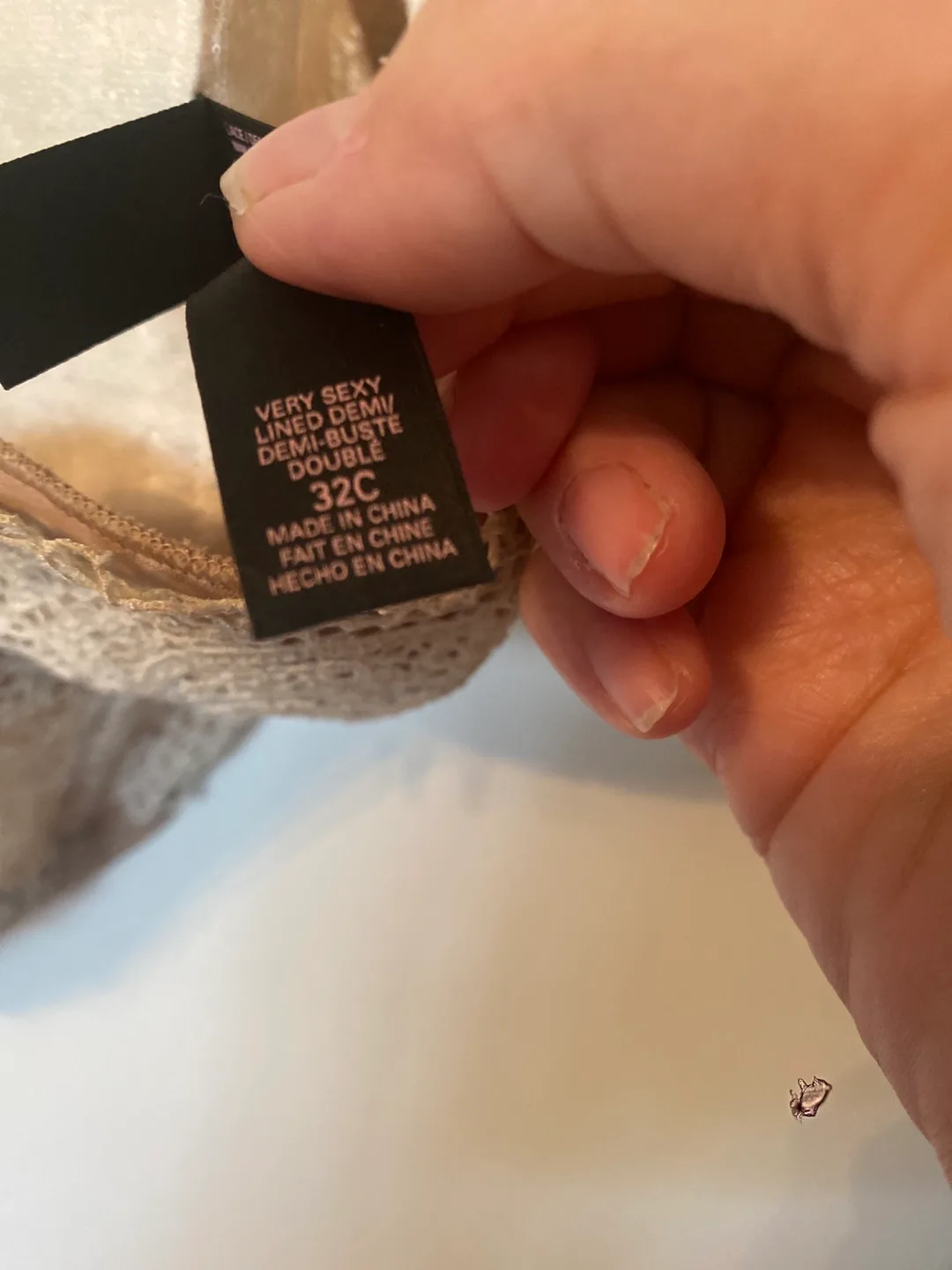 Victoria's Secret Very Sexy Lined Demi-Buste 32C image indicator(3)