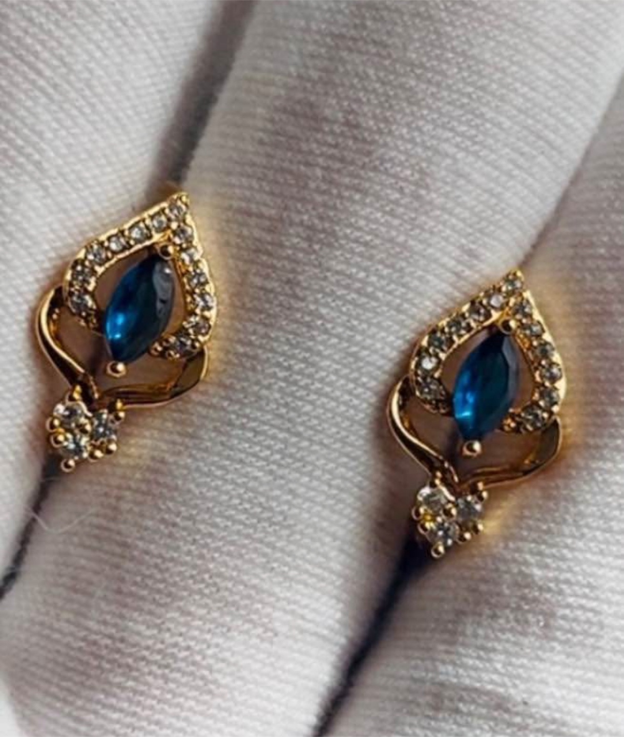 Very cute & delicate sapphire zirconia 18k gold filled earrings. - photo 2