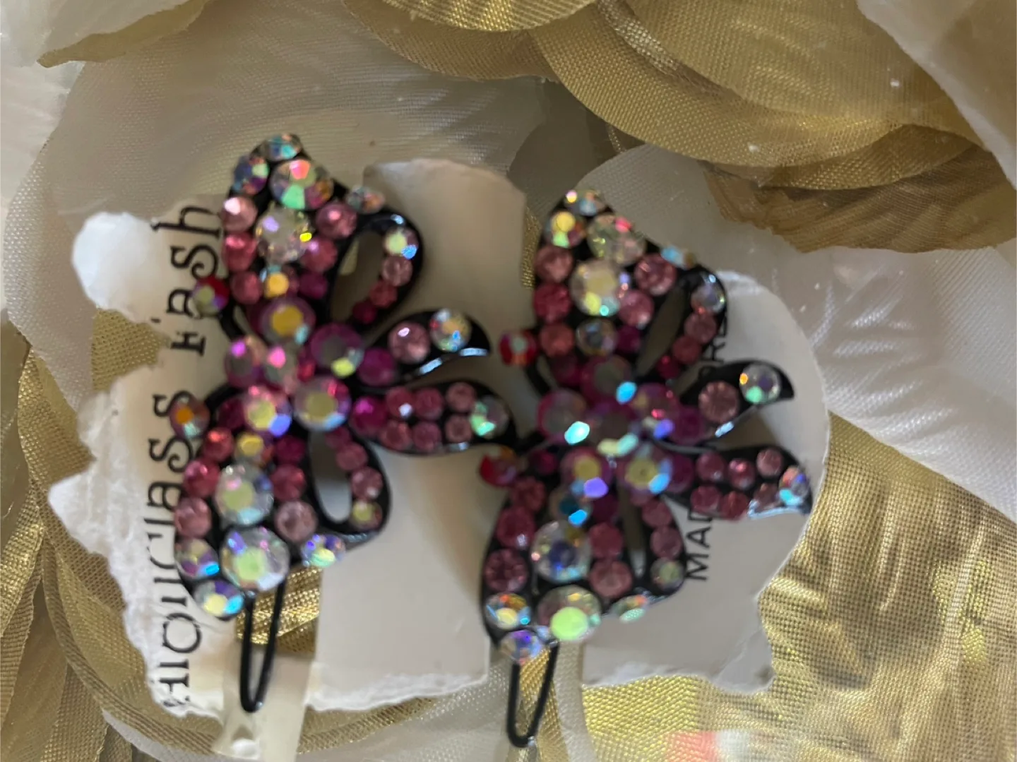 Hair clips thumbnail