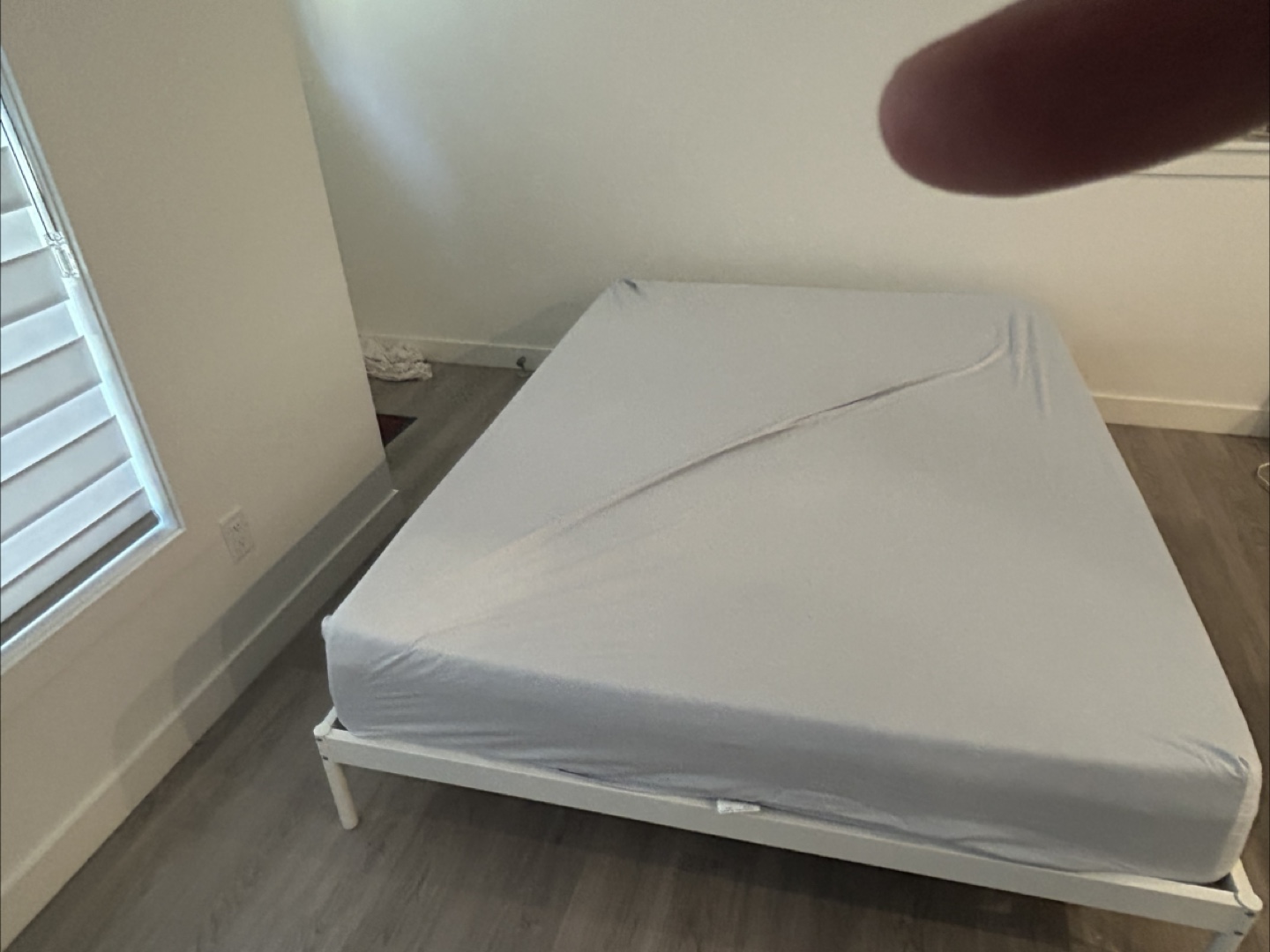Queen Size Bed Frame - White - photo 3