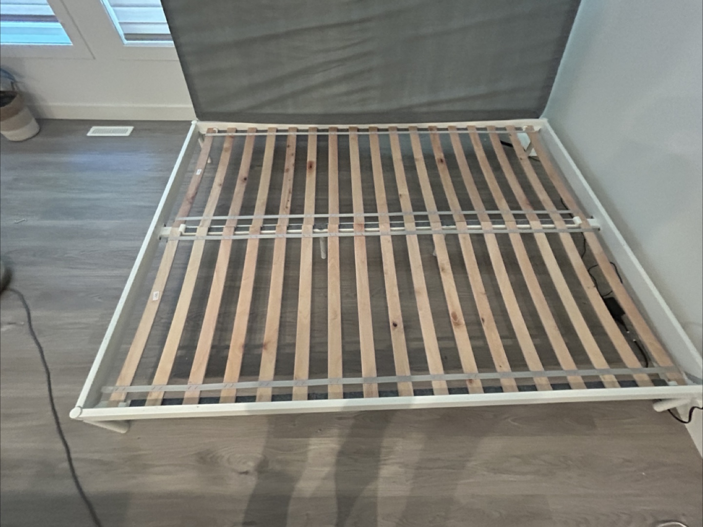 Queen Size Bed Frame - White - photo 2