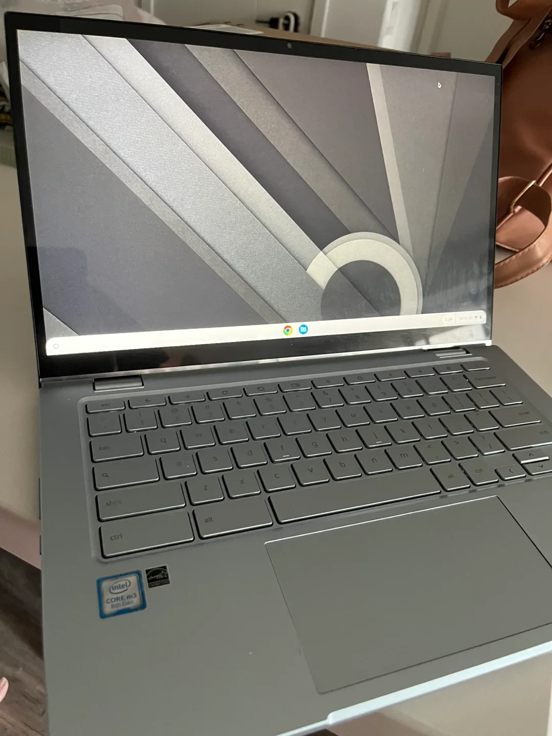 Asus C433T Chromebook Convertible Laptop thumbnail