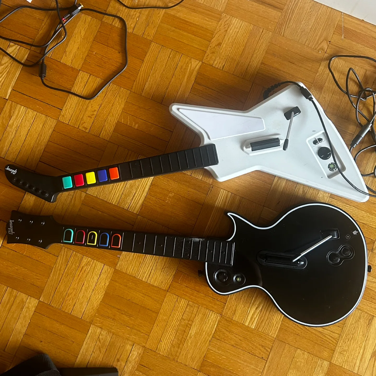 Xbox 360 Guitar Hero Guitars thumbnail