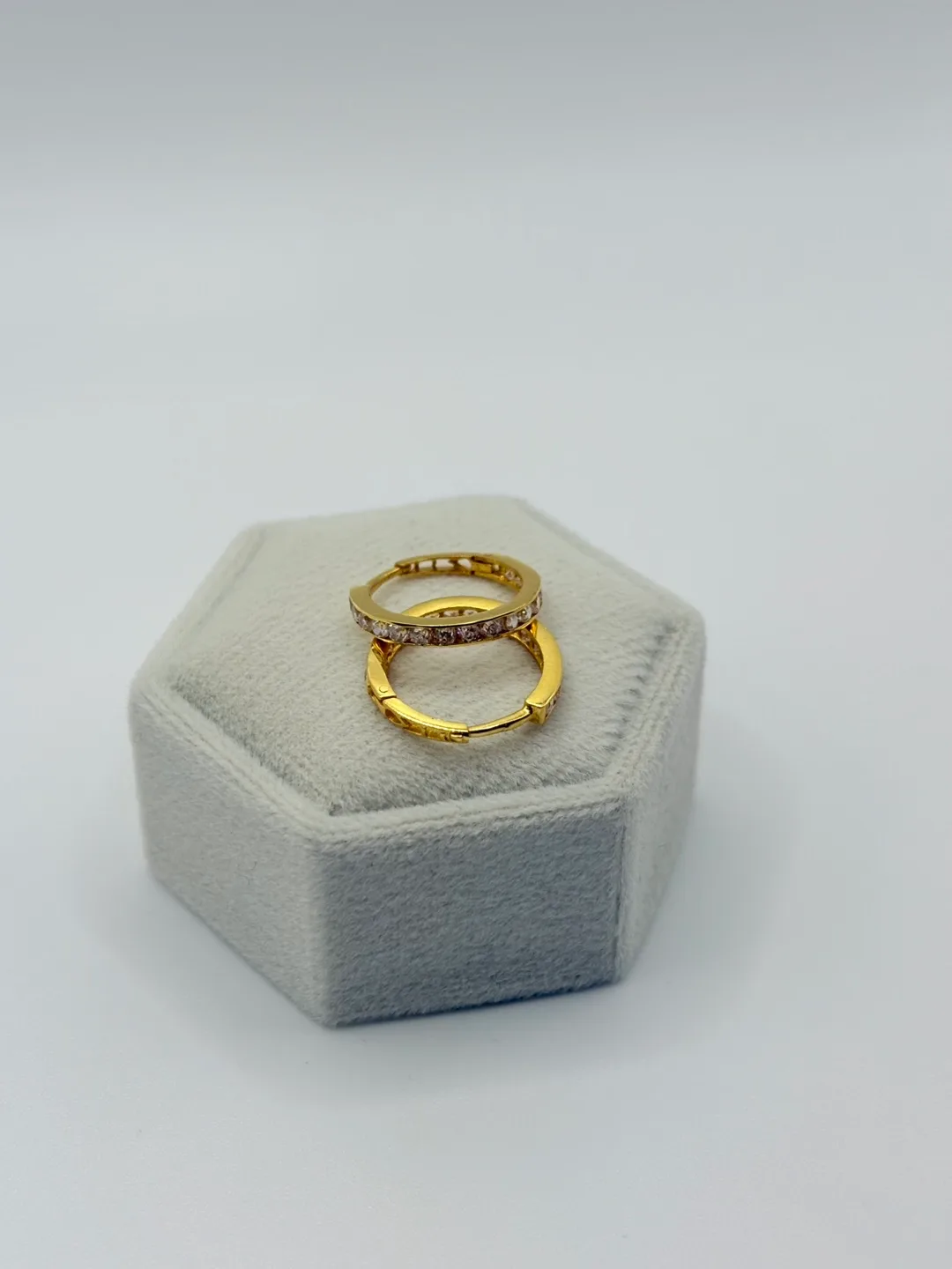 18K Gold Hoops earrings ( Perfect for Daily wearing ) thumbnail