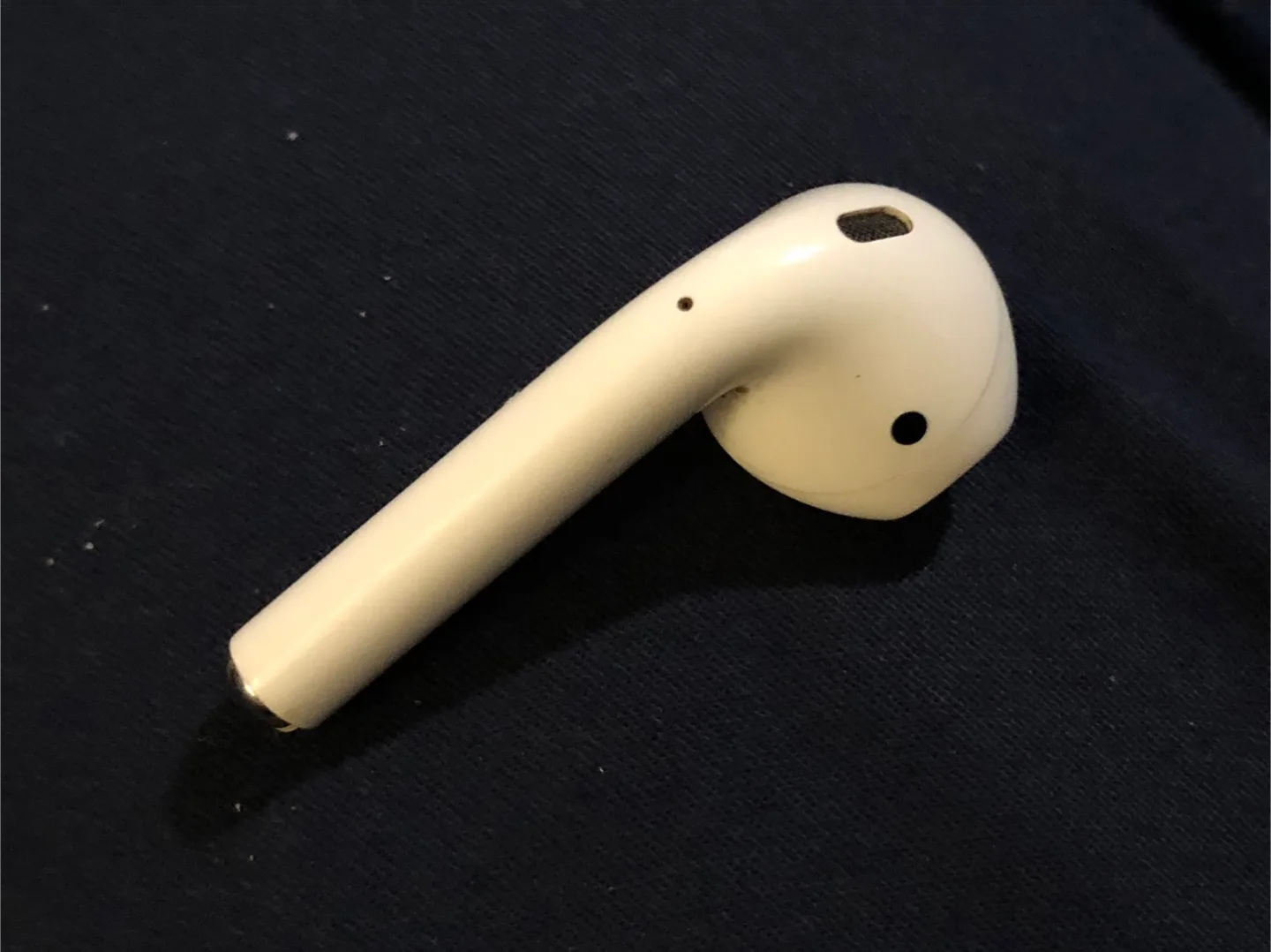 Apple AirPods Right Earbud thumbnail