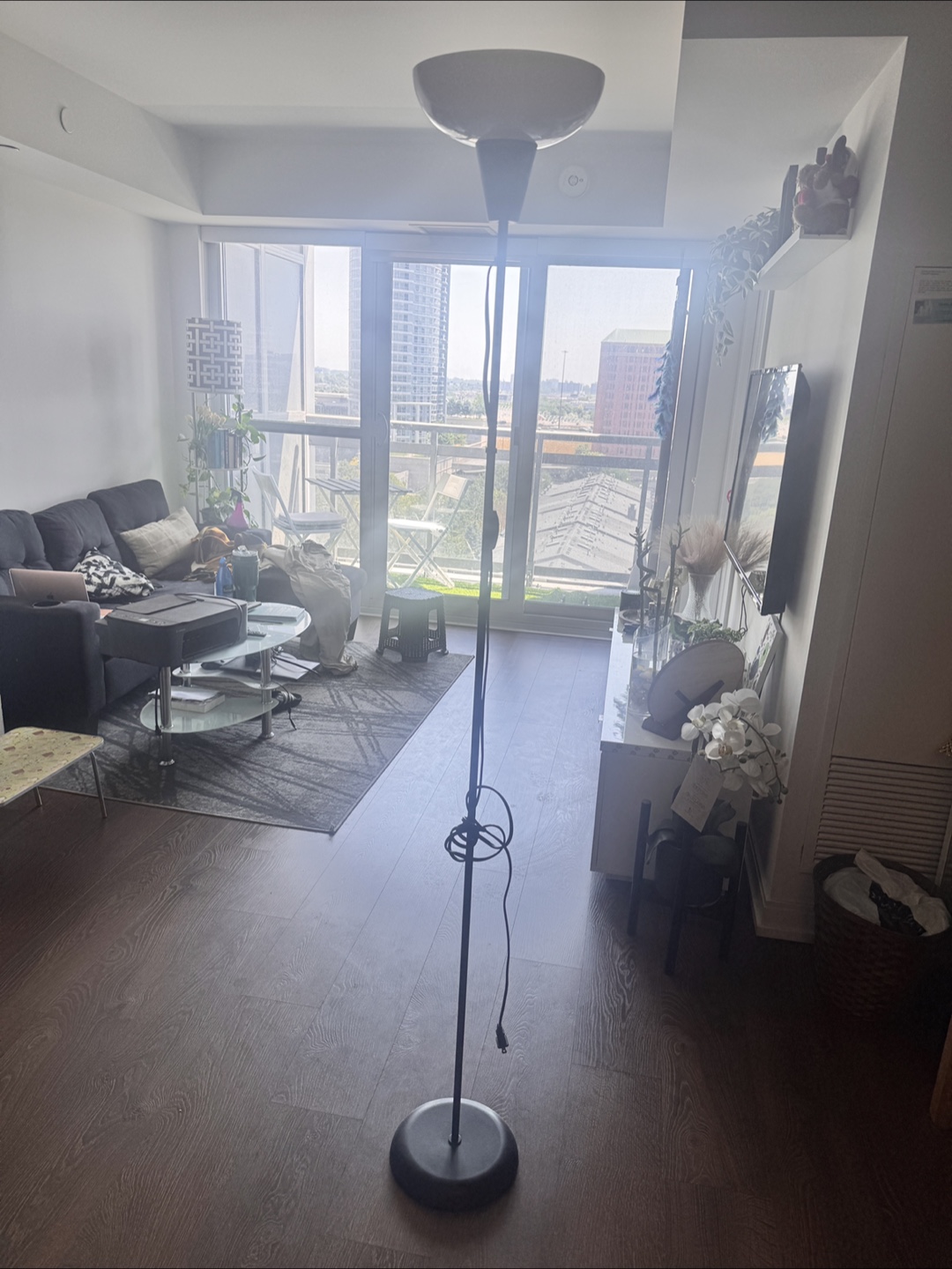 Black floor lamp - photo 2