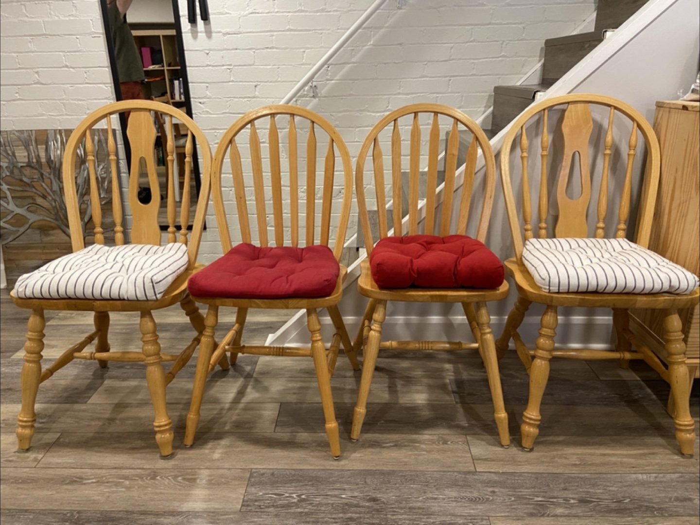 **update: two chairs** Four chairs