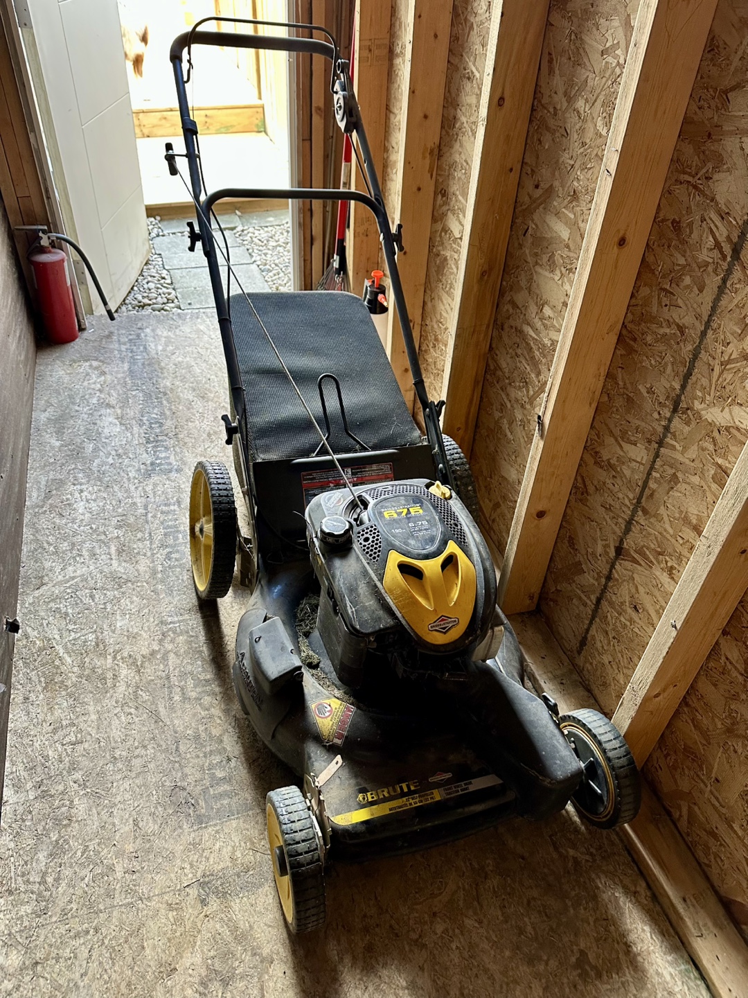 Briggs & Stratton 675 Series Lawn Mower
