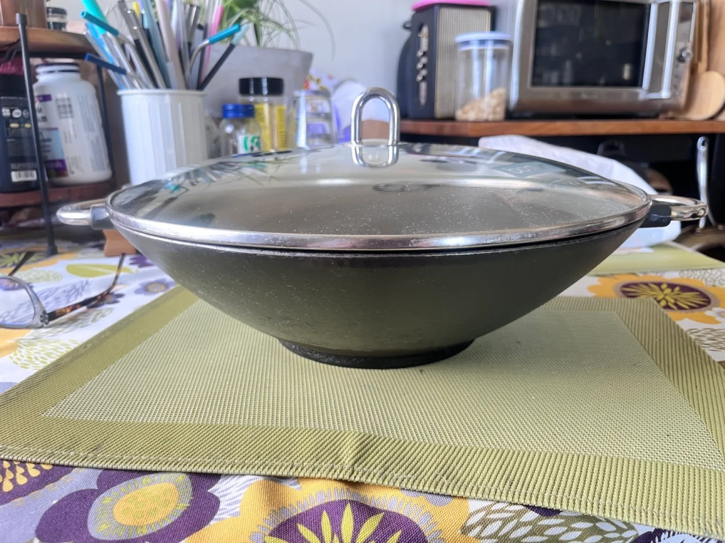 Bodum Wok with Lid(cast iron pot) image indicator(4)
