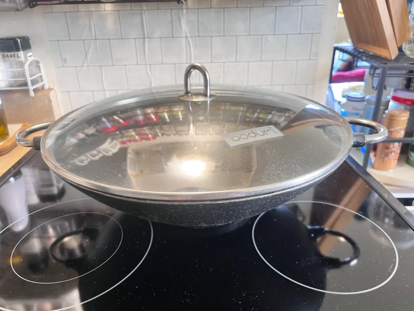 Bodum Wok with Lid(cast iron pot) image indicator(7)