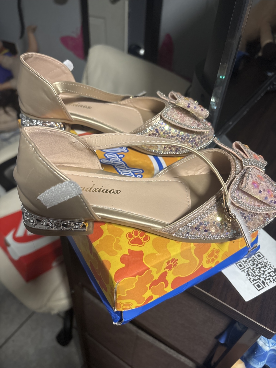 Girls' Gold Dress Shoes - Size 1 - photo 2