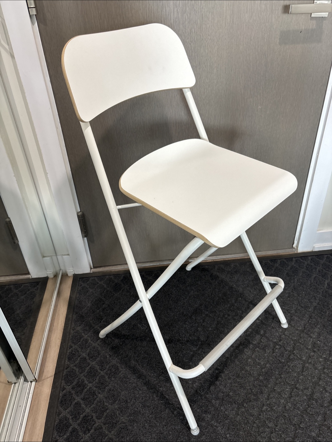 White Folding Stool (price per chair)