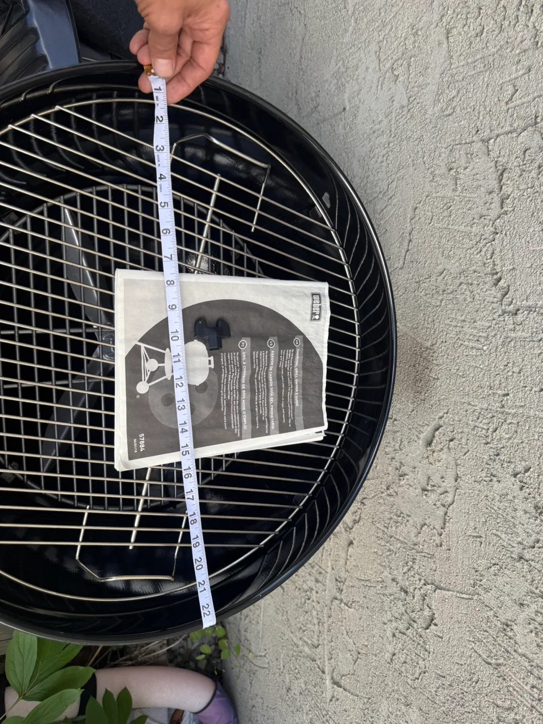 Weber Kettle Charcoal Barbecue 💚🥕 (never used) image indicator(5)