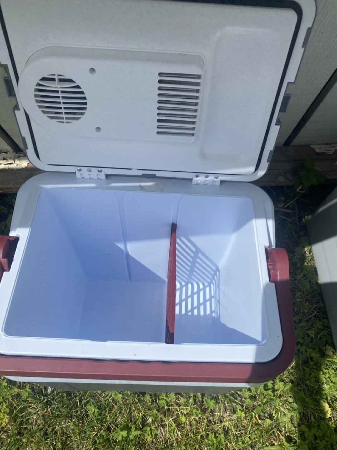 Koolatron Cooler with Accessories
