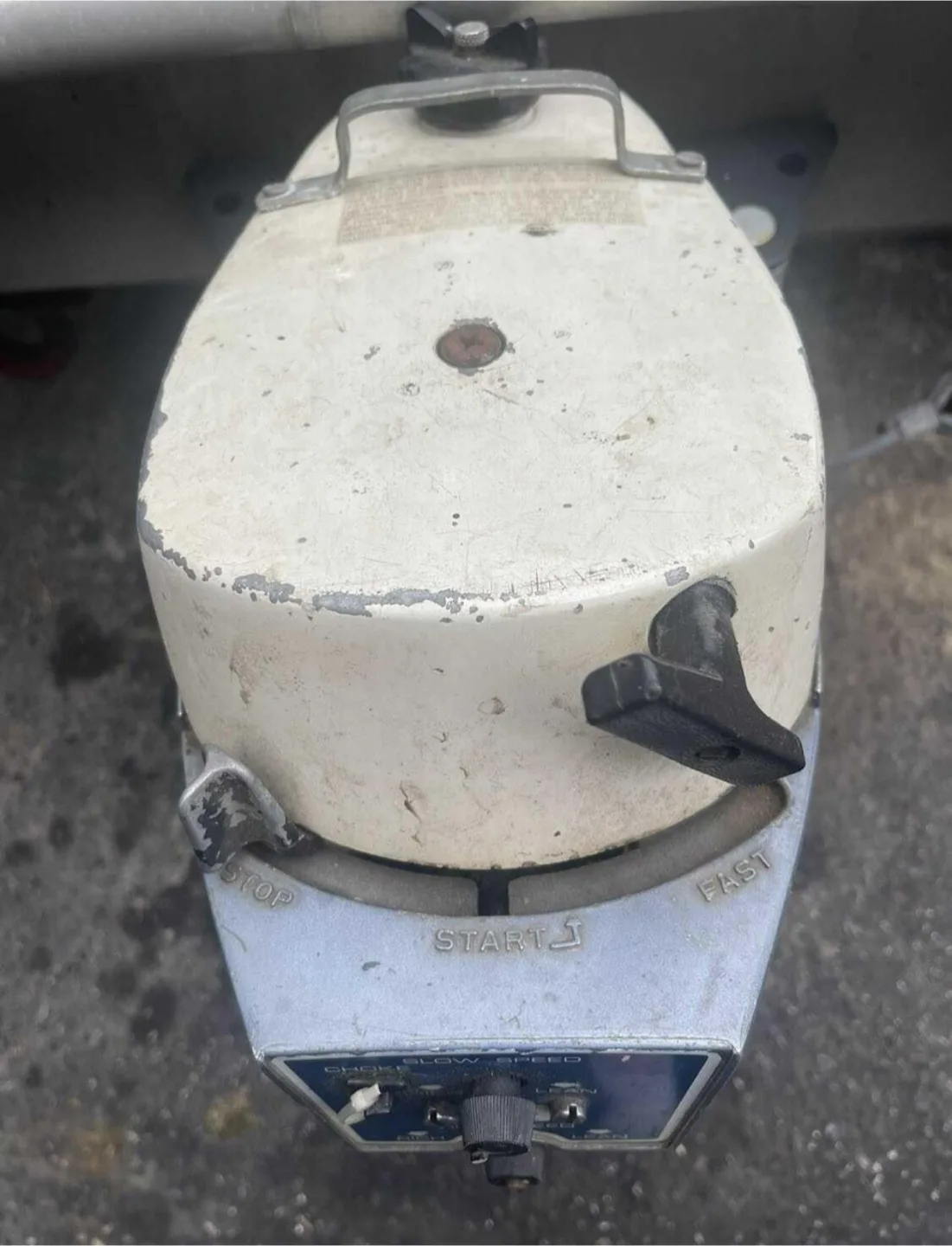 Vintage Evinrude Mate 2 HP Gas Outboard image indicator(4)