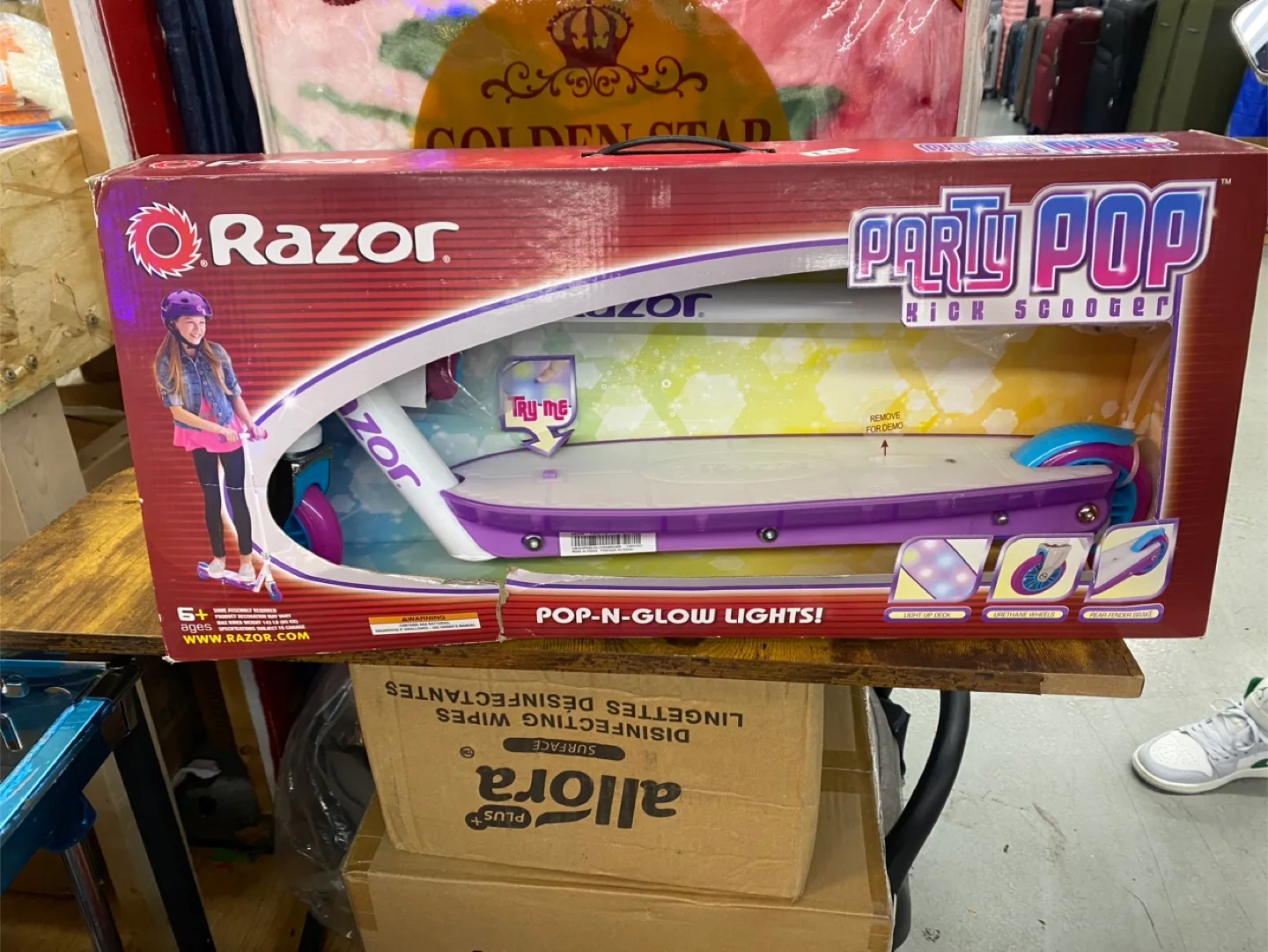 Kids scooter (Brand New) - light up scooter thumbnail