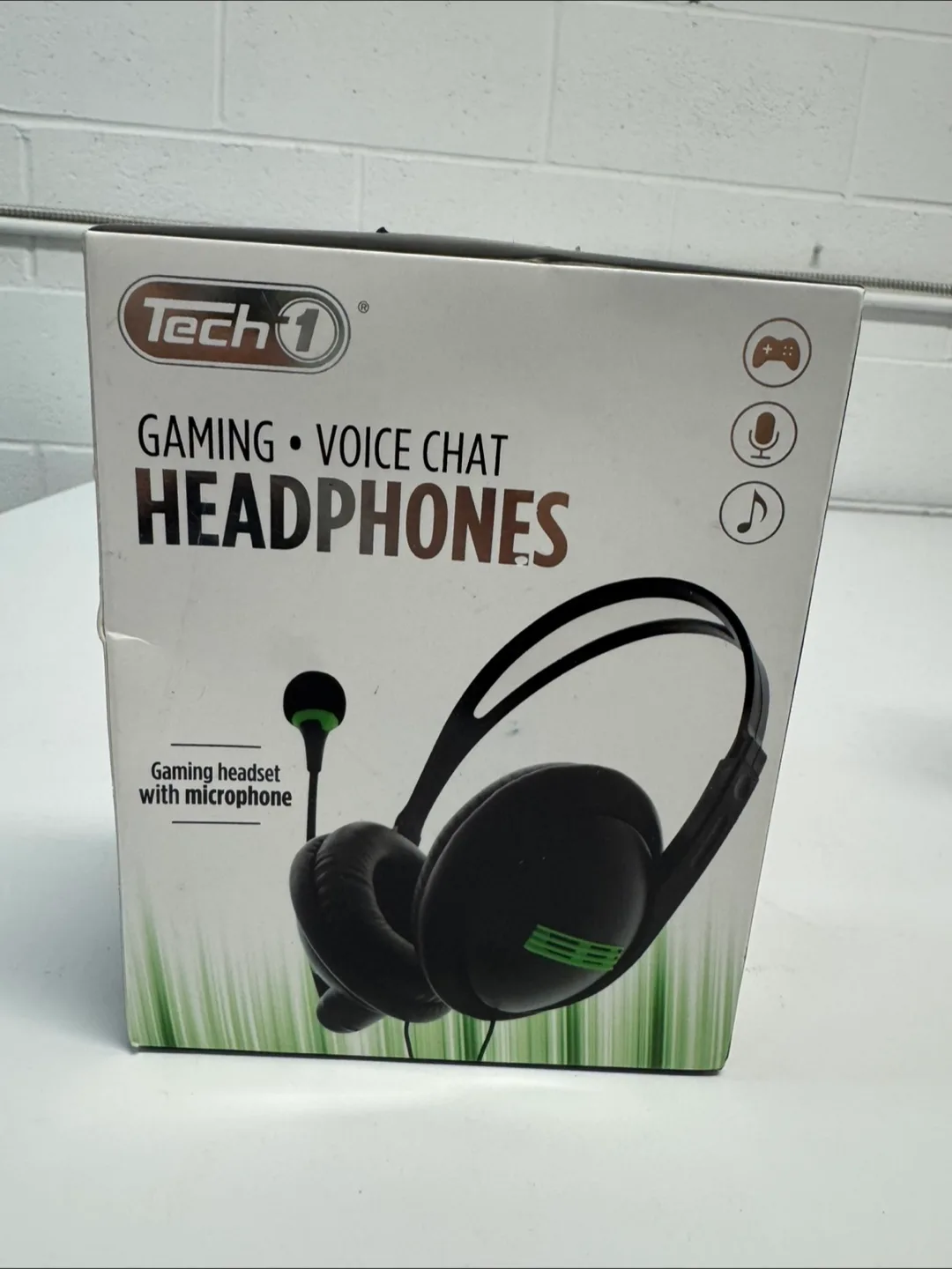 Tech 1 Gaming Voice Chat Headphones - New! thumbnail