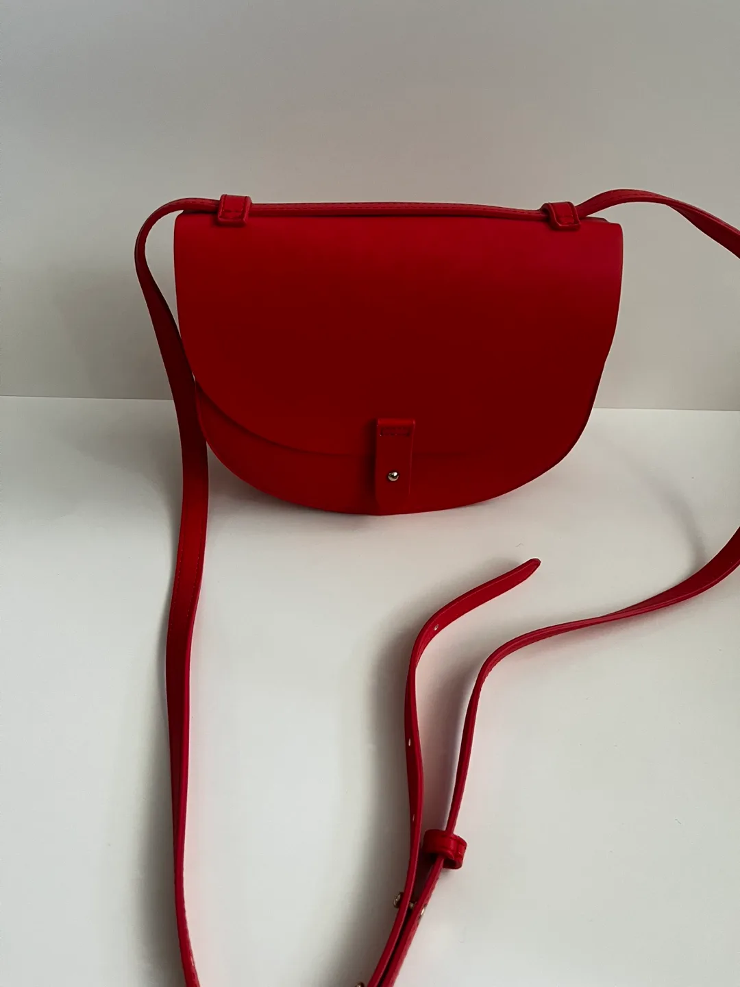 🇨🇦GAP saddle crossbody bag thumbnail