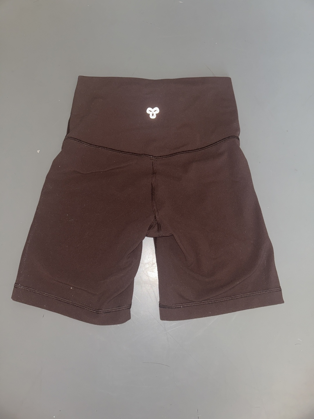 brown aritzia shorts size xs - photo 2