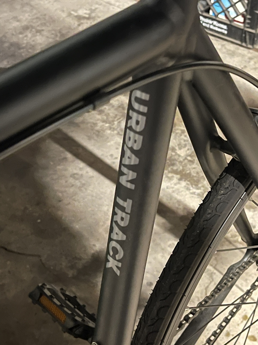 Urban Track Black Bicycle - photo 2
