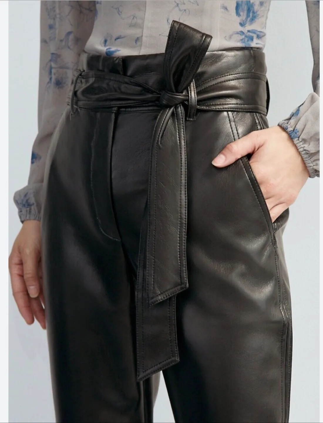 Aritzia Bundle image indicator(2)