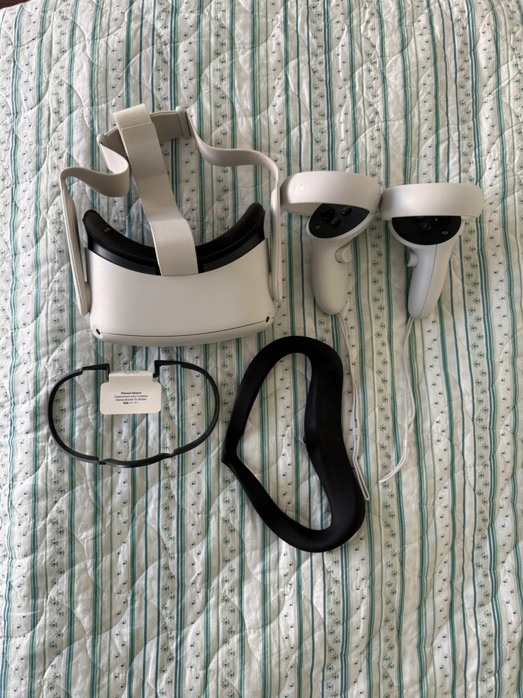 Meta Quest 2 VR Headset thumbnail