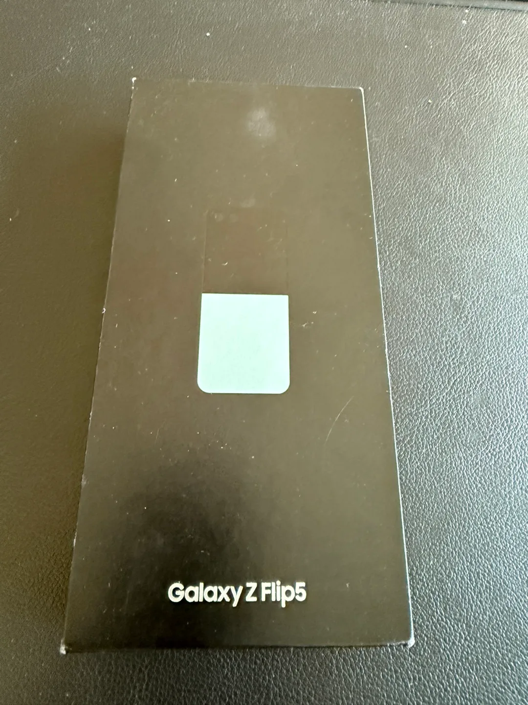 Galaxy Z Flip 5 512GB (sealed brand new) thumbnail