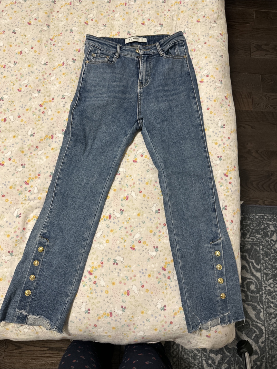 Enruine Women's Jeans with Button Detail