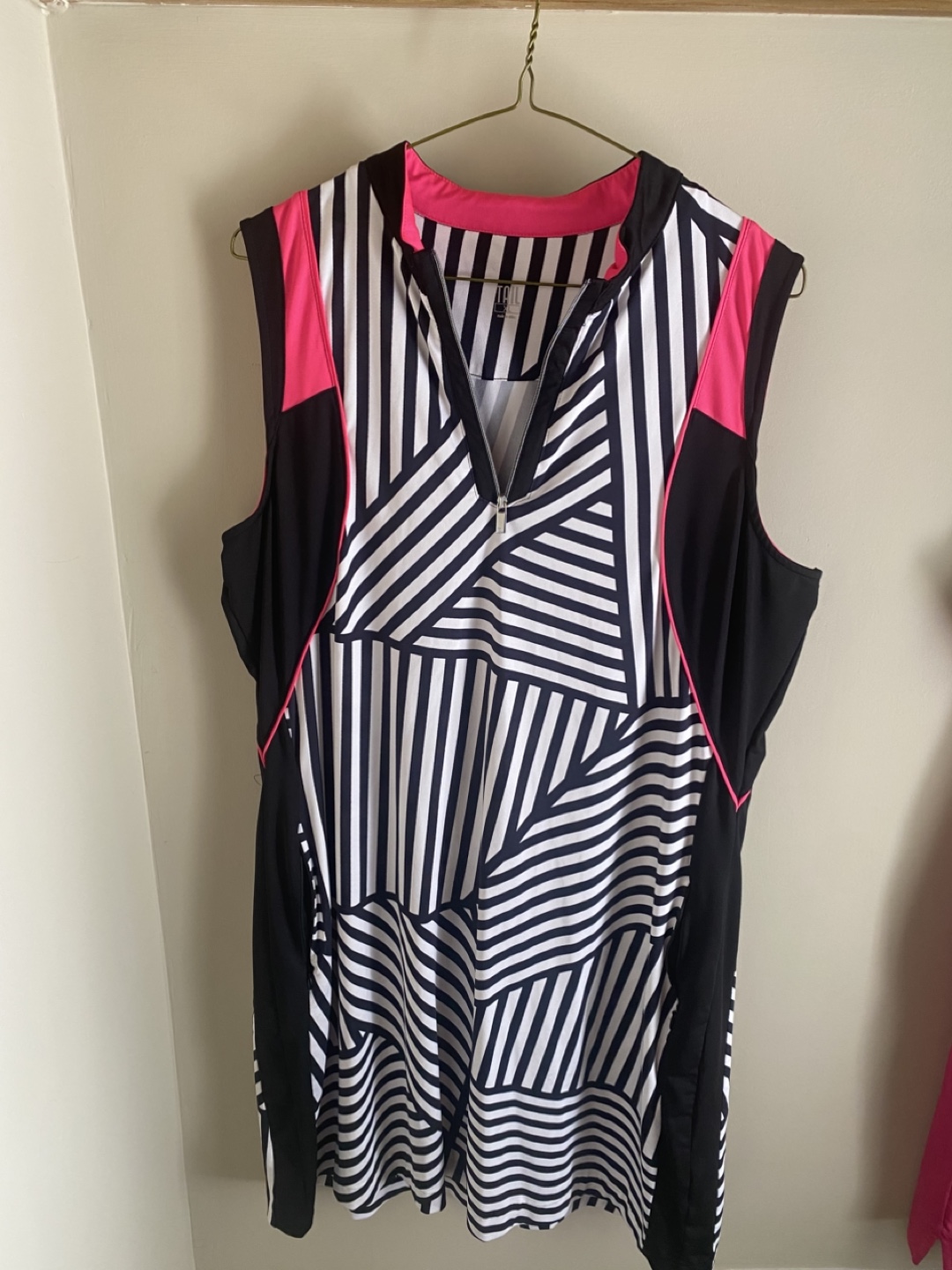 TAIL XL Sleeveless Golf Dress - Black/White/Pink