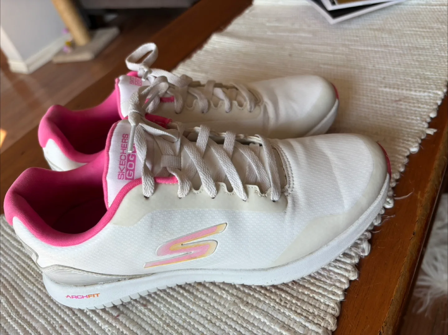 Skechers GO GOLF Arch Fit White/Pink - Women's 7.5 image indicator(2)