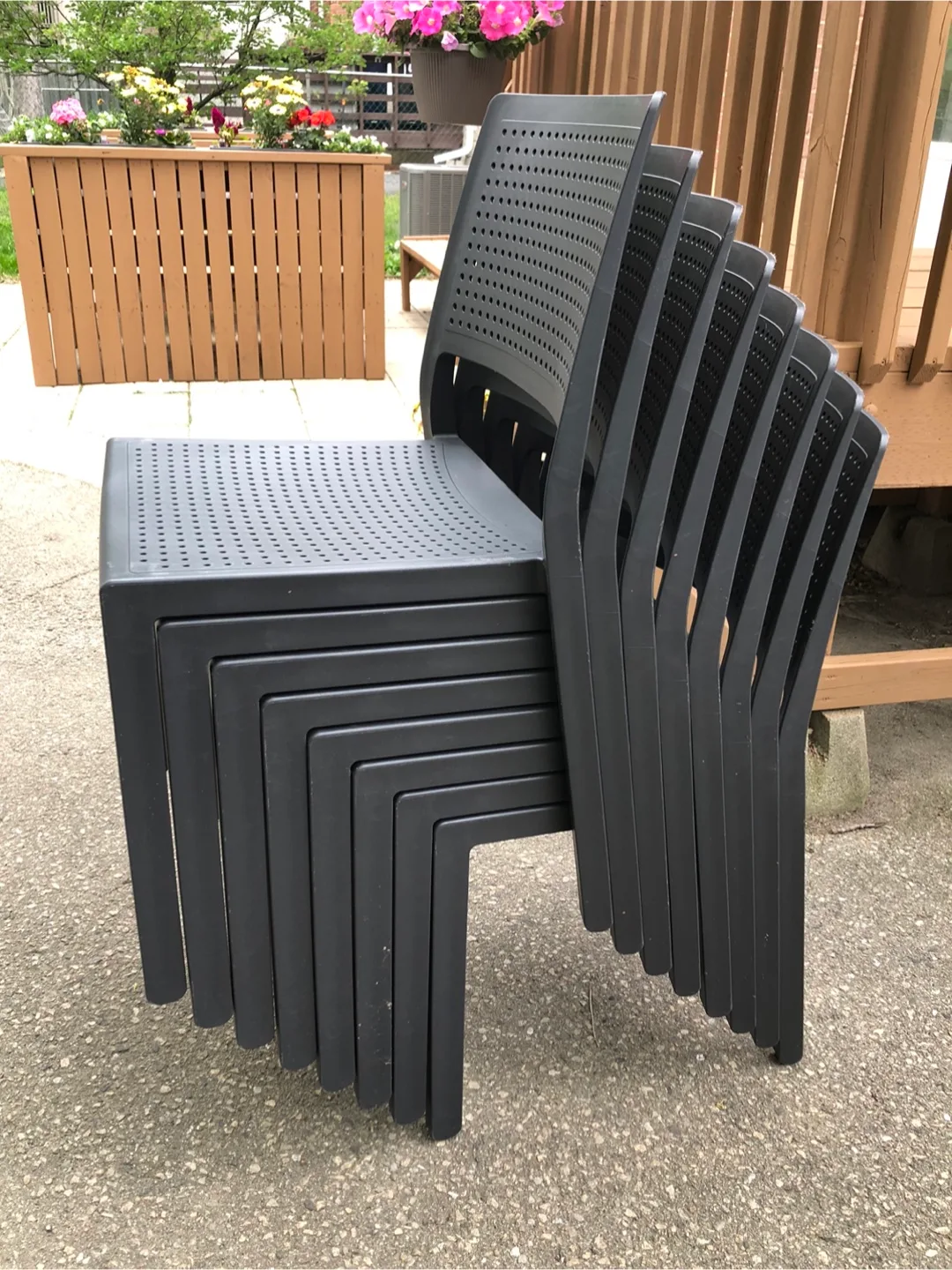 Set of 8 chairs $200☀️Stackable Chairs☀️☀️☀️ thumbnail