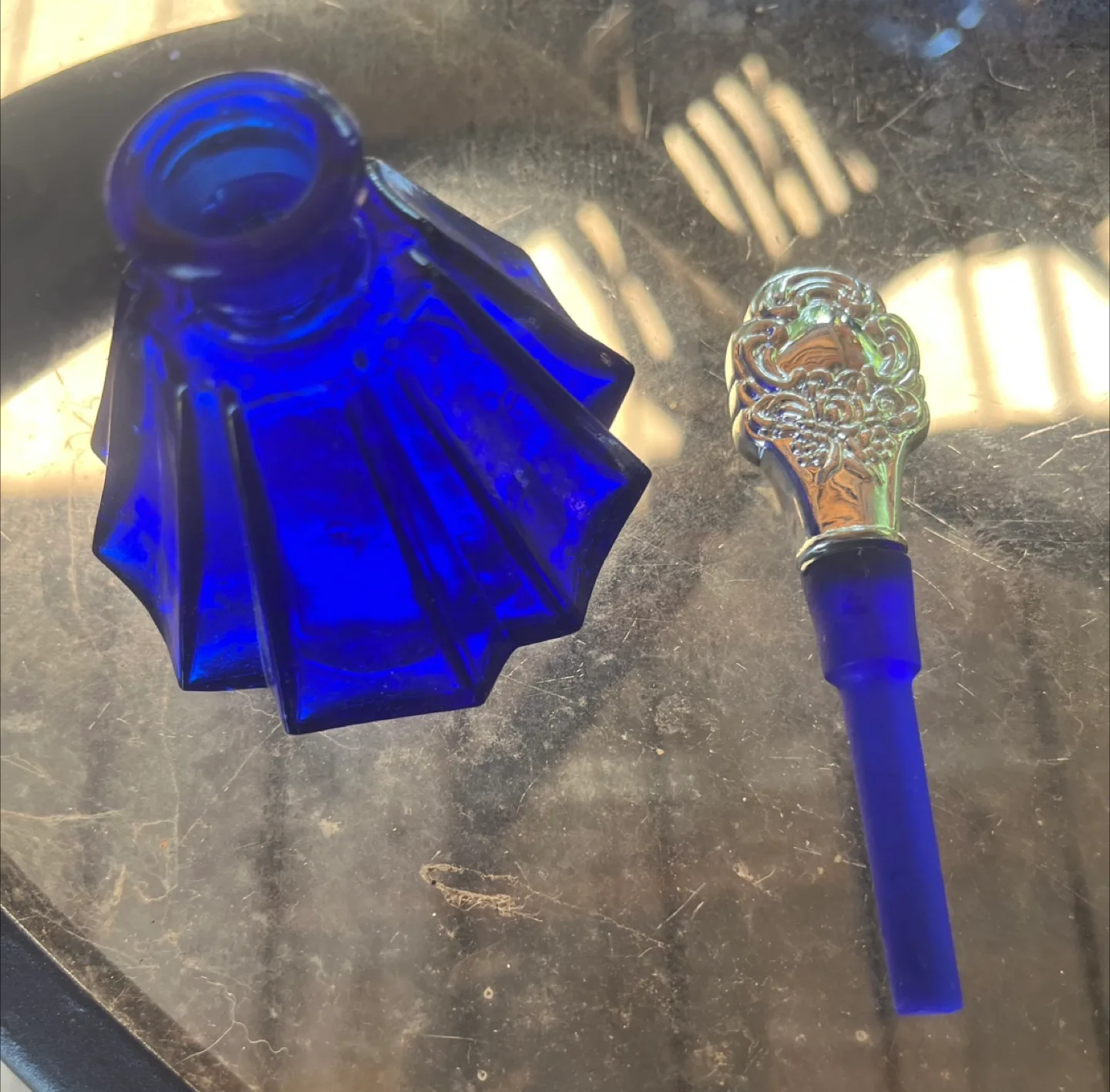 Blue Perfume Bottle with Silverplated Stopper image indicator(2)