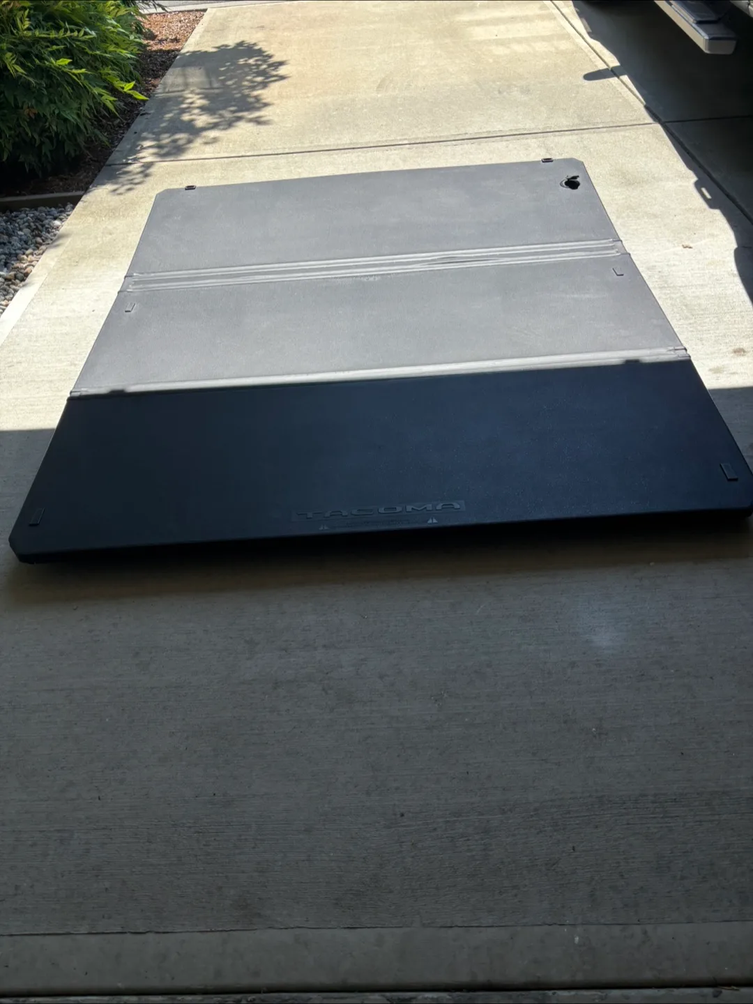 Toyota Tacoma Bed Cover & Running Boards image indicator(2)