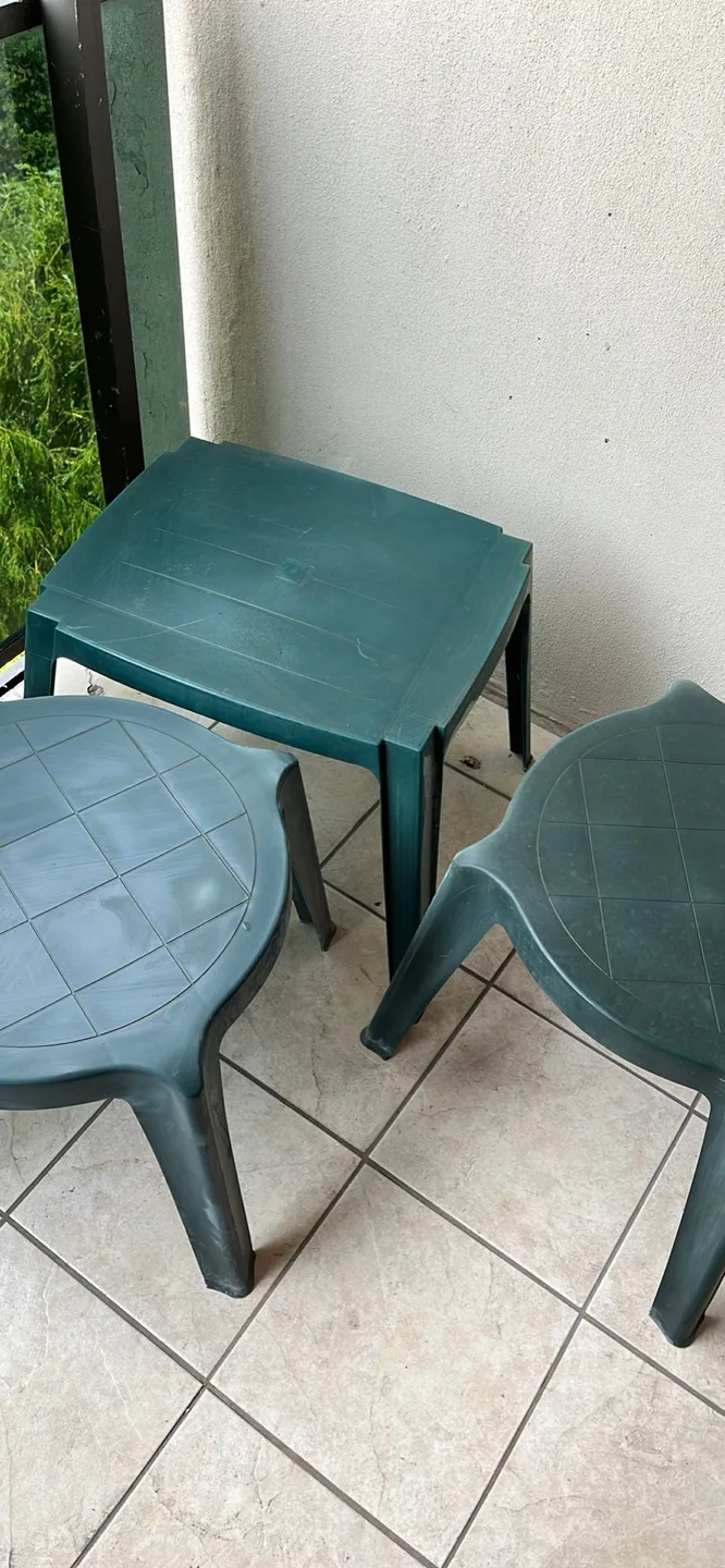 Set of 3 Green Plastic Outdoor Tables thumbnail