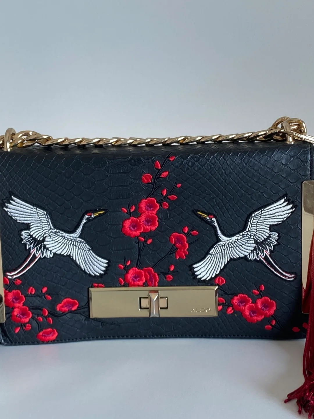 Unique Embroidered Bag image indicator(3)