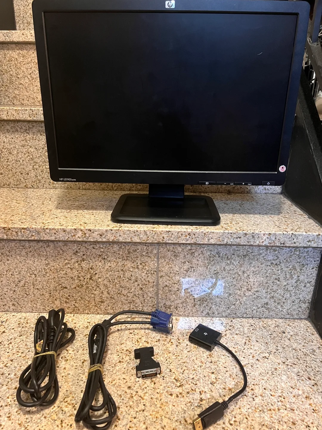 HP LE1901wm 19-inch LCD Monitor thumbnail