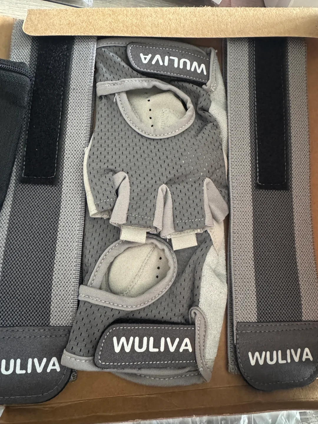 Medium Wuliva Weight Lifting Gloves - Gray thumbnail
