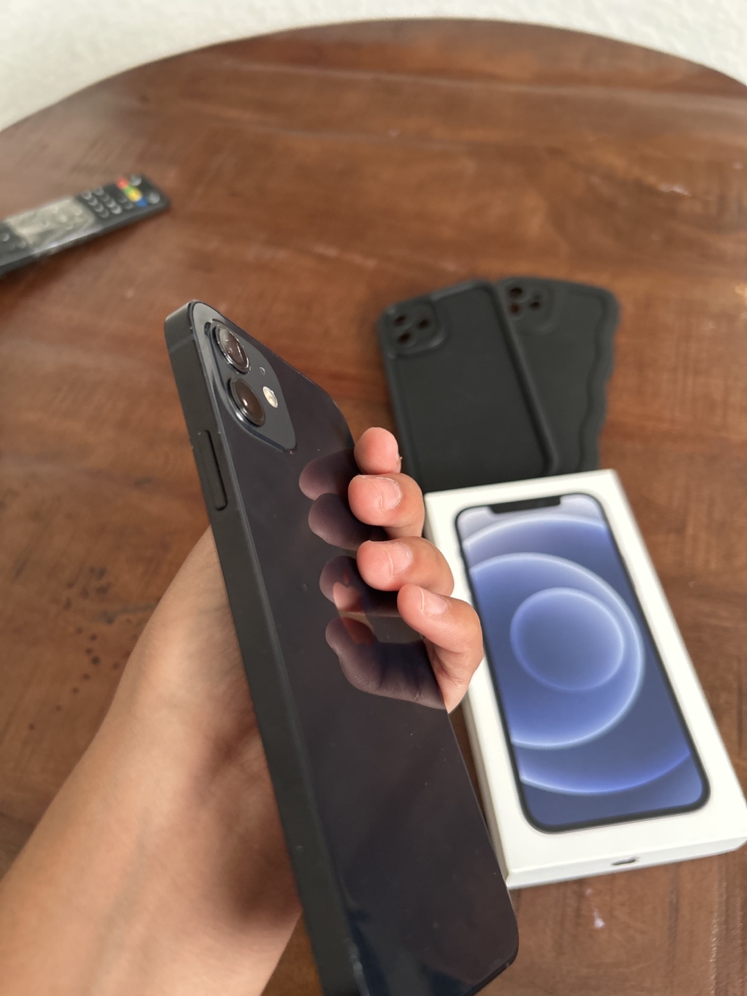 Apple iPhone 12 - Black, with Box and 2 Cases - photo 5