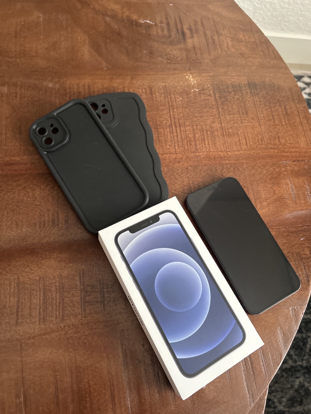 Apple iPhone 12 - Black, with Box and 2 Cases