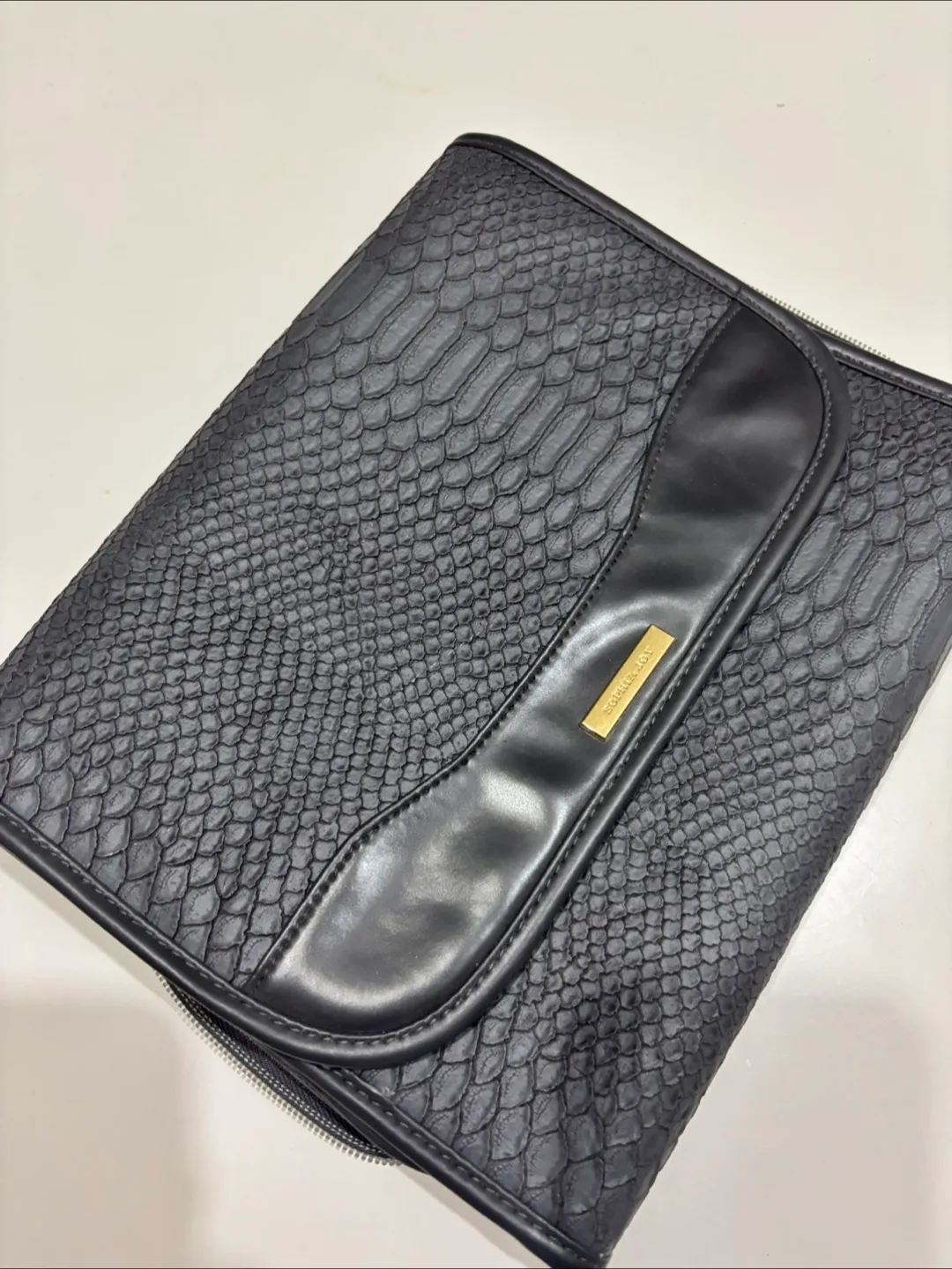 Travel Makeup Organizer thumbnail